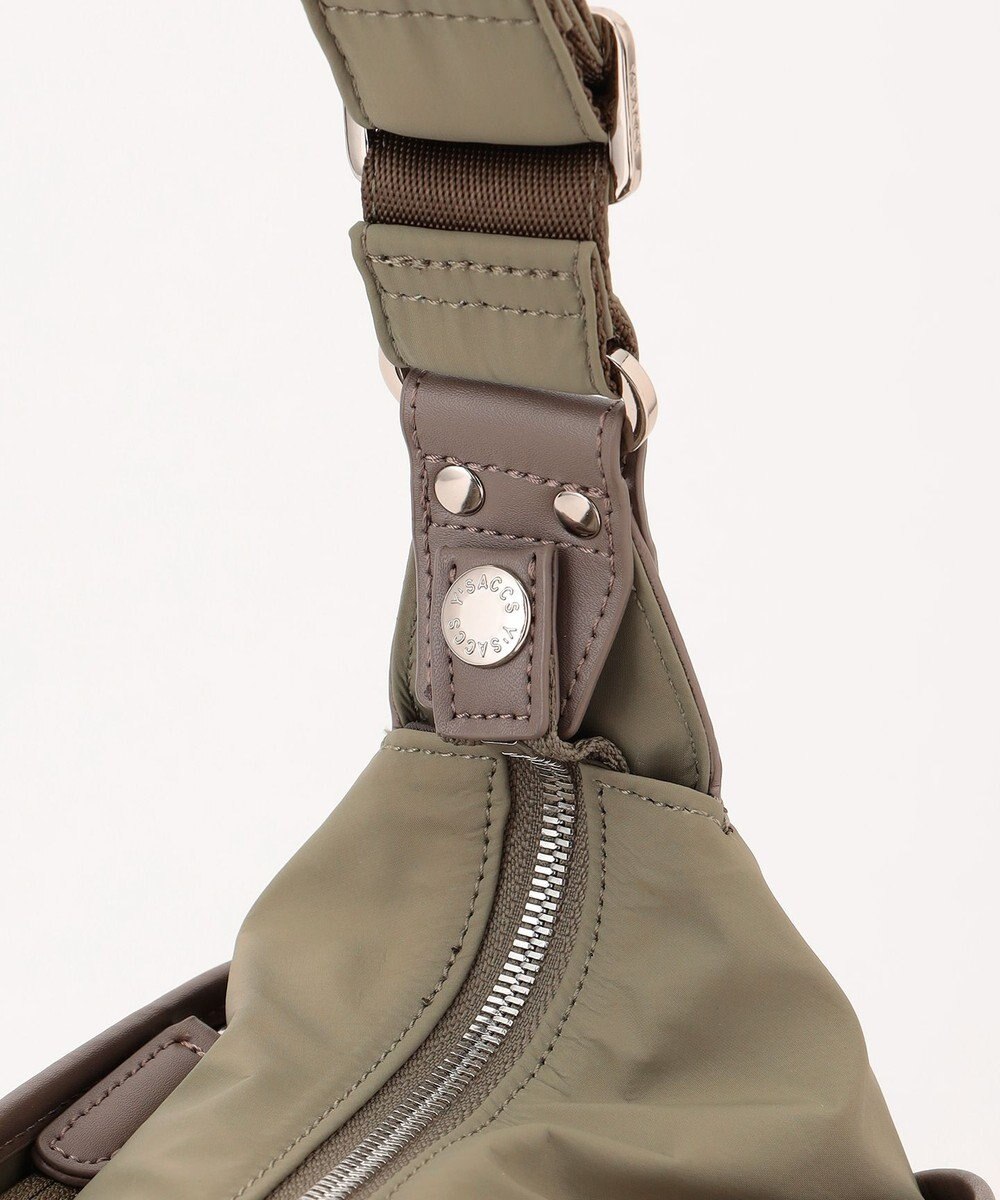 Y'SACCS 【ナイロンタフタ×リサイクルレザー】デイリーショルダー　Mサイズ 