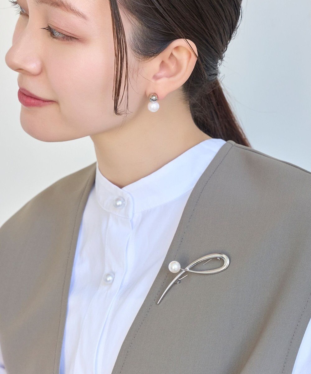 Phoebe スタイリッシュクロスカーブパールブローチ　シルバー 