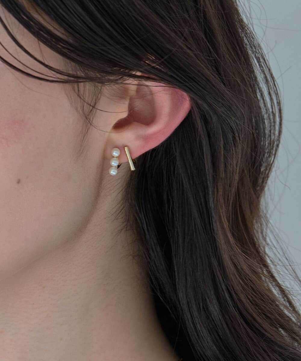 Phoebe 【痛くないシリーズ/金属アレルギー対応】ダブルデコレイトパールライトフィットイヤリング　ゴールド 