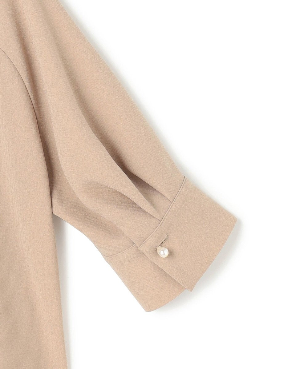 BEIGE， FLEUR / バックサテン プルオーバーブラウス 