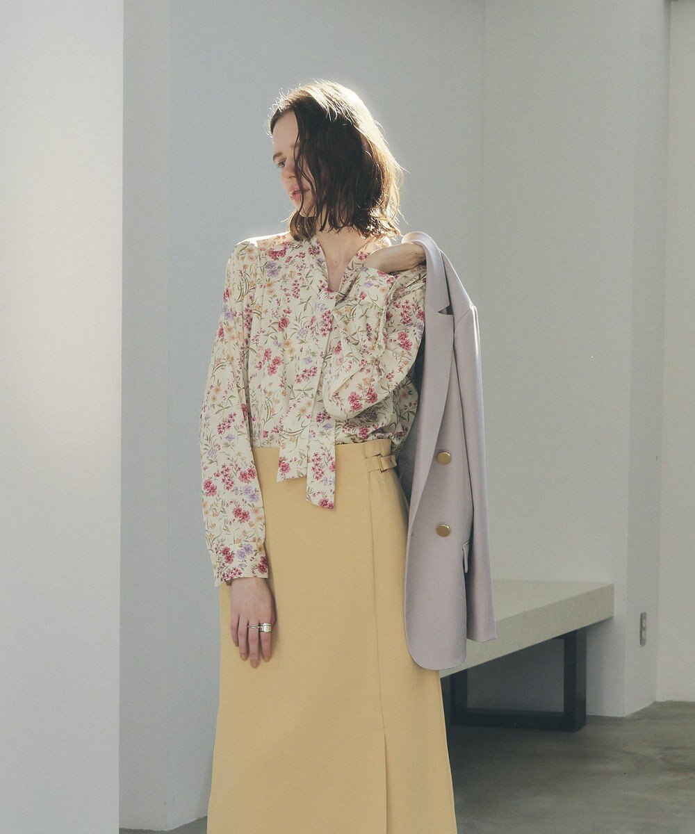 YECCA VECCA ボタニカルフラワー柄ボウタイブラウス 