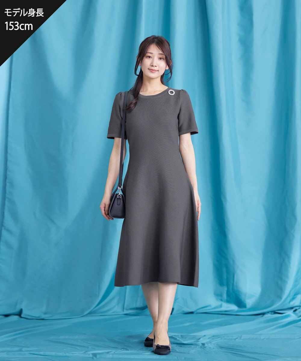 Tiaclasse 【洗える】クルーネック半袖ニットフレアワンピース 