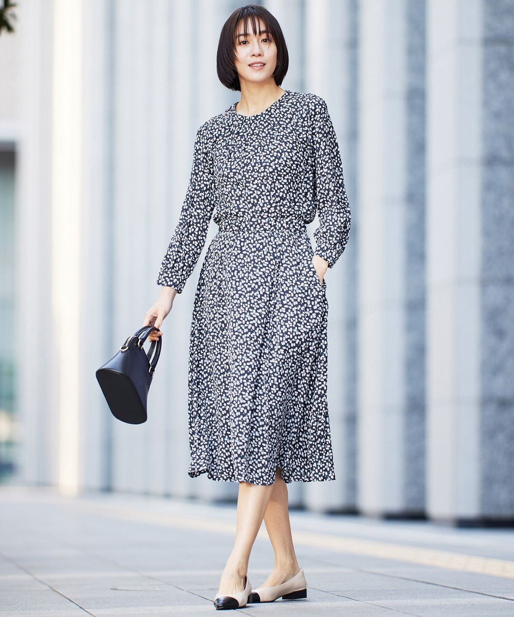 自由区 L 【カタログ掲載・セットアップ対応・洗える】ジオメトリックフラワードットプリント ブラウス 