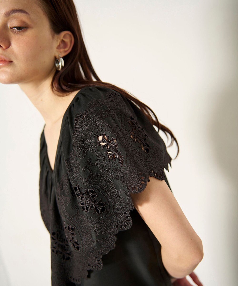 GRACE CONTINENTAL 刺繍ラッフルカラーノースリーブ トップ 