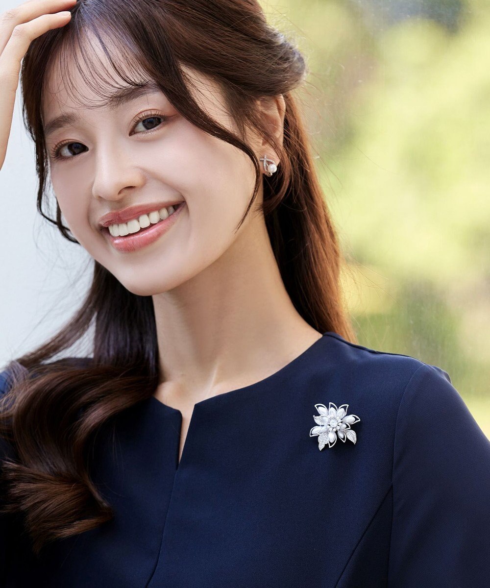 Tiaclasse フラワーコサージュブローチ 