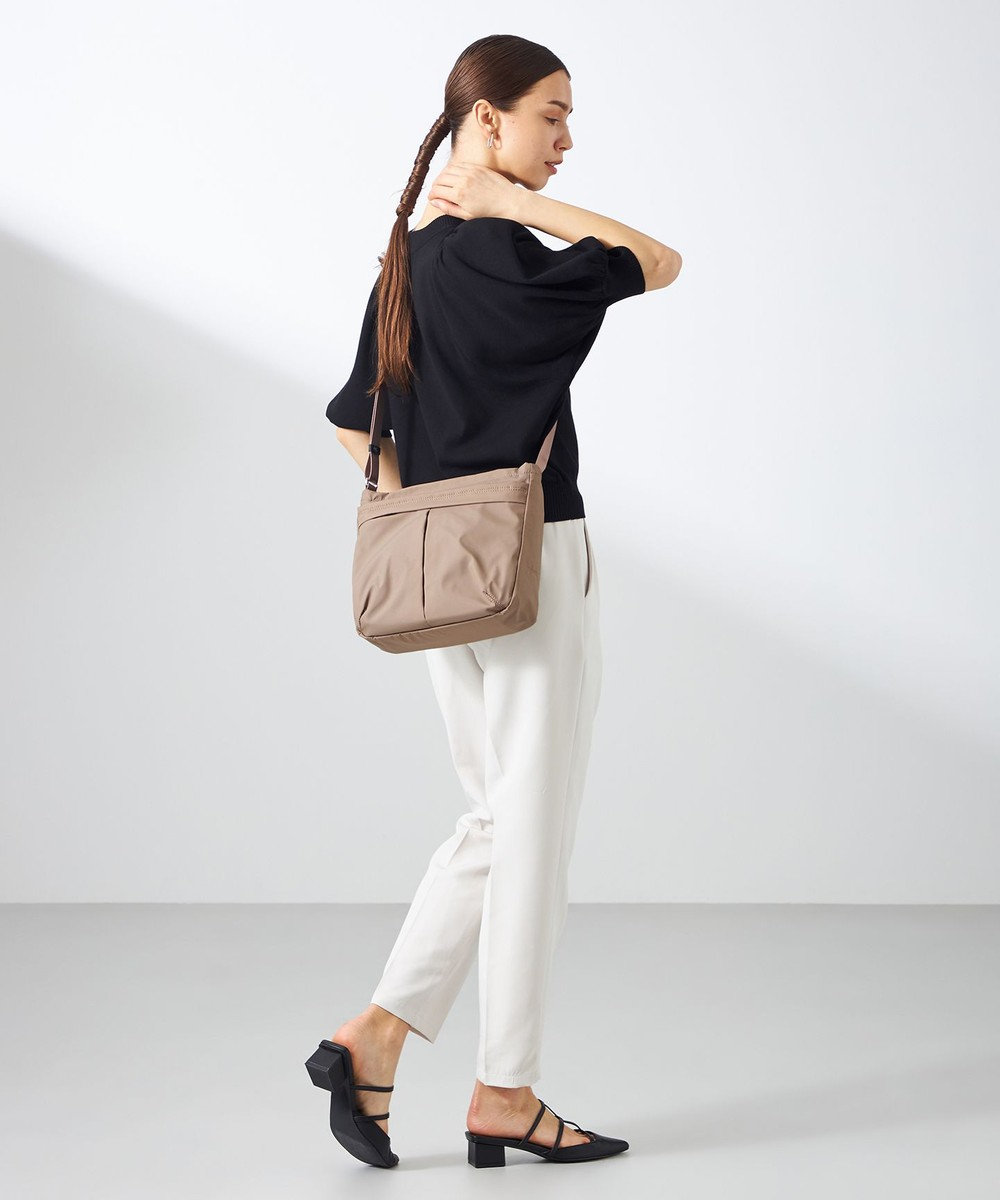 Y'SACCS ナイロンタフタショルダーバッグ たて型 