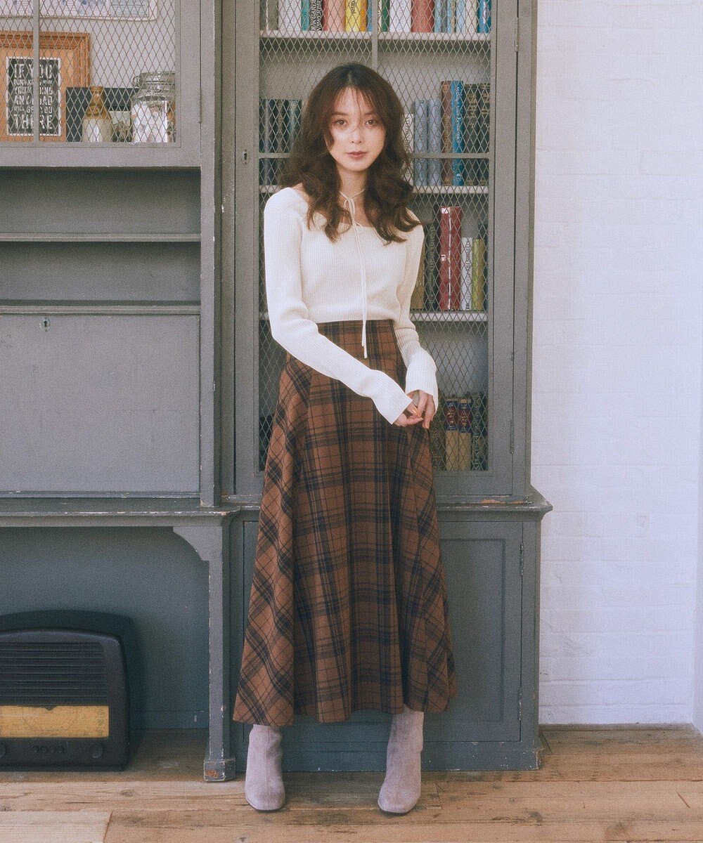 earth music&ecology 【洗濯機洗い可】スクエアホルターネックリブプルオーバー 