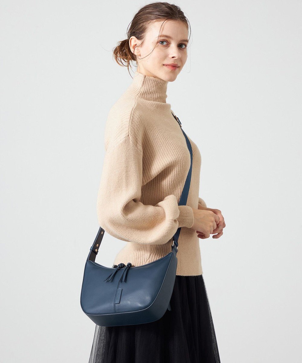 Y'SACCS イタリアンシープ　マルチポーチ付き　ホーボーバッグ 