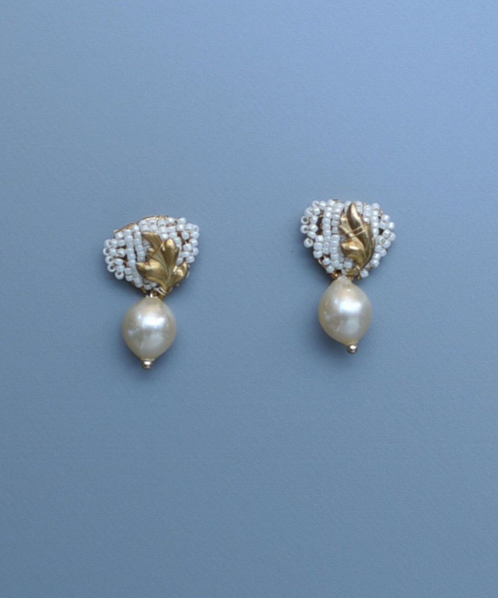 monshiro シュウメイギクプチ イヤリング（ホワイト） 