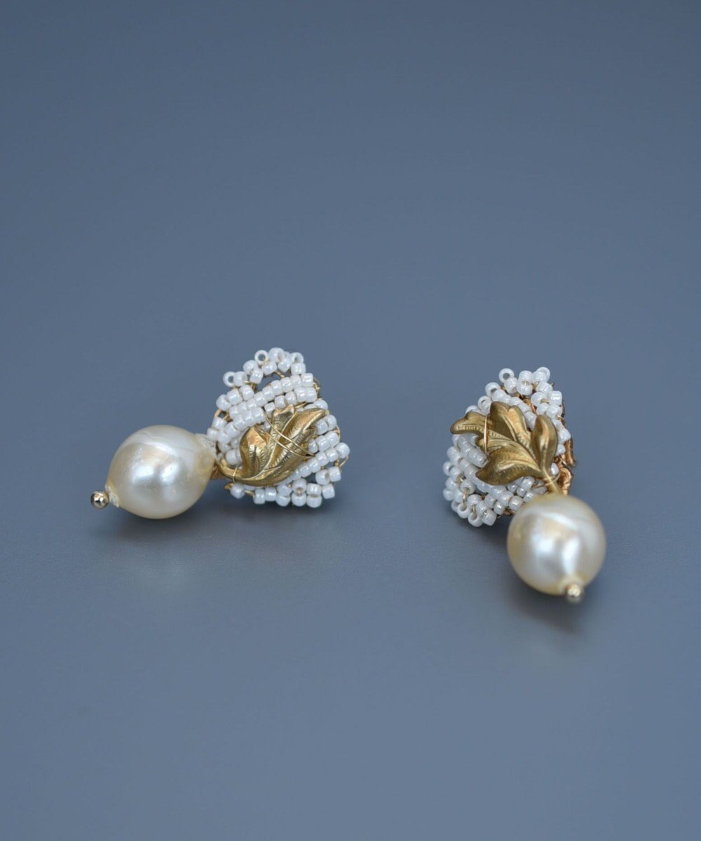 monshiro シュウメイギクプチ イヤリング（ホワイト） 