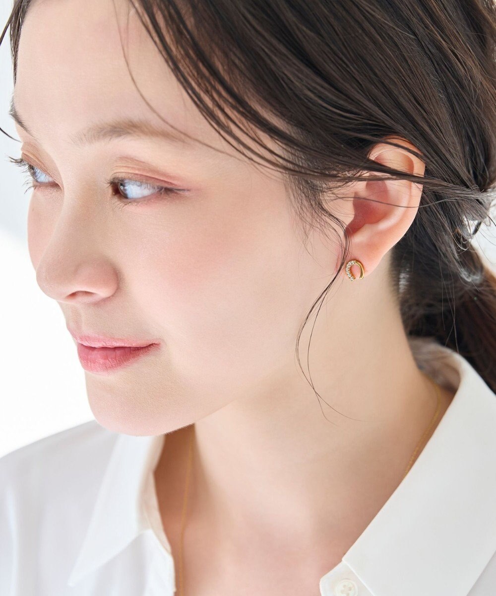 Phoebe 〈金属アレルギー対応〉グロッシーミニホースシューピアス　ゴールド　ステンレス/馬蹄/蹄鉄/ラッキーモチーフ/ギフト/プレゼント 