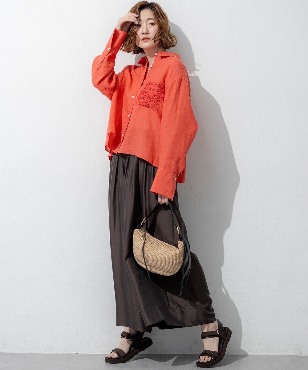 23区 【先行予約】LIBECOリネン ポケット刺繍 クロップドシャツ 