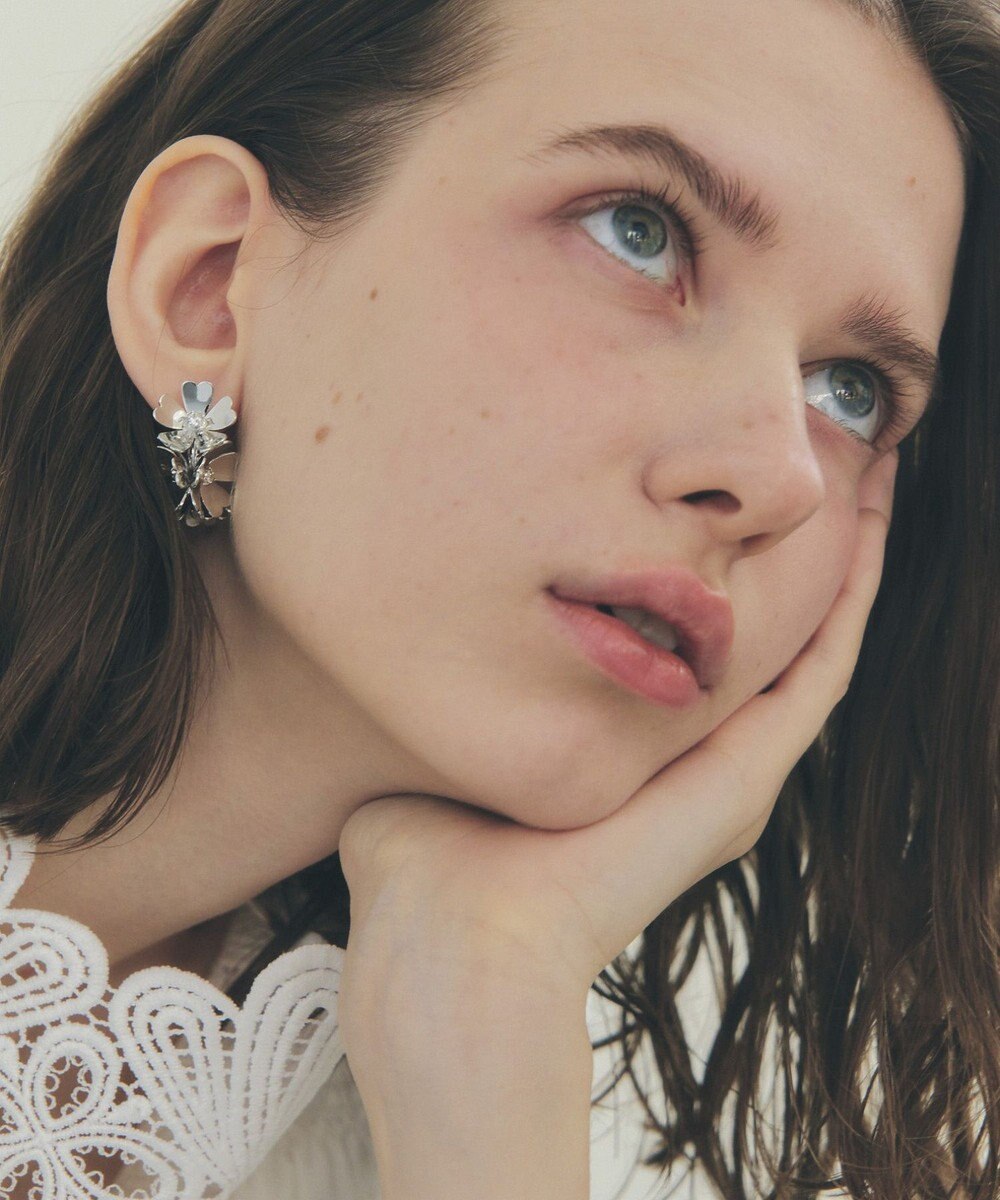 YECCA VECCA メタルフラワーピアス 