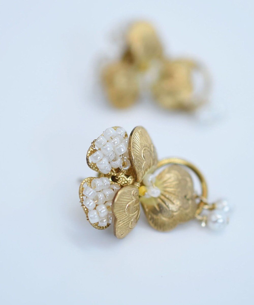 monshiro 【パール】ビオラ ピアス（ホワイト） 