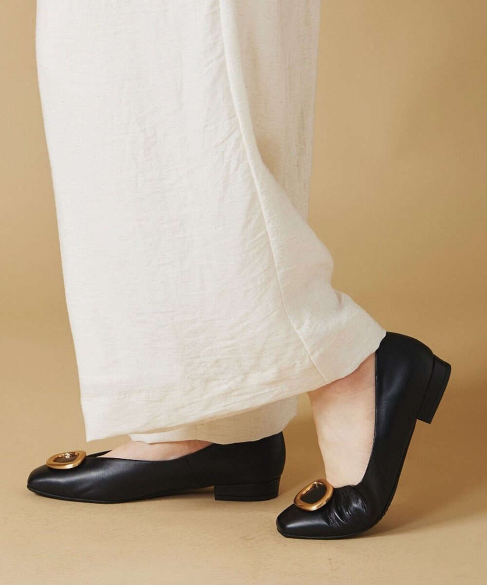 Dominic3 デザインバックル ローヒール レザーパンプス 