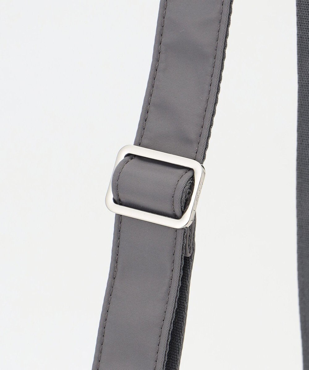 Y'SACCS ブロックモチーフポシェット 