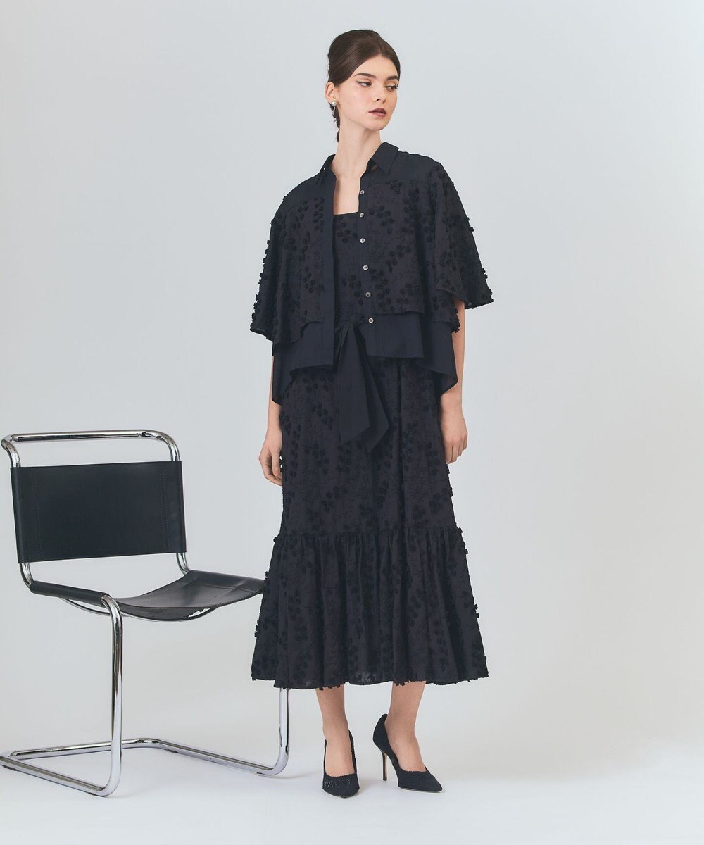 GRACE CONTINENTAL フラワーembケープブラウス 