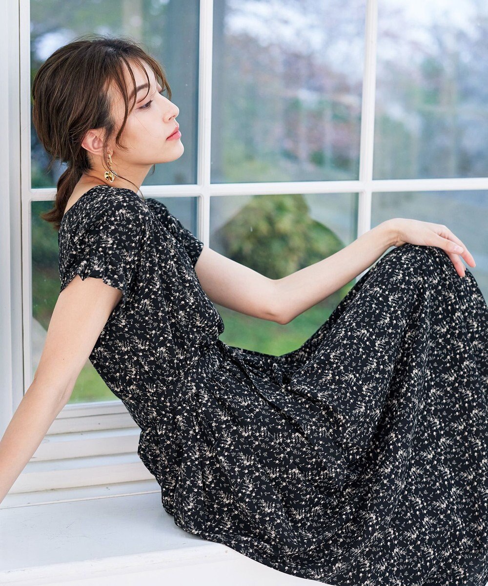 Tiaclasse 【洗える】花柄タックフレンチスリーブワンピース 