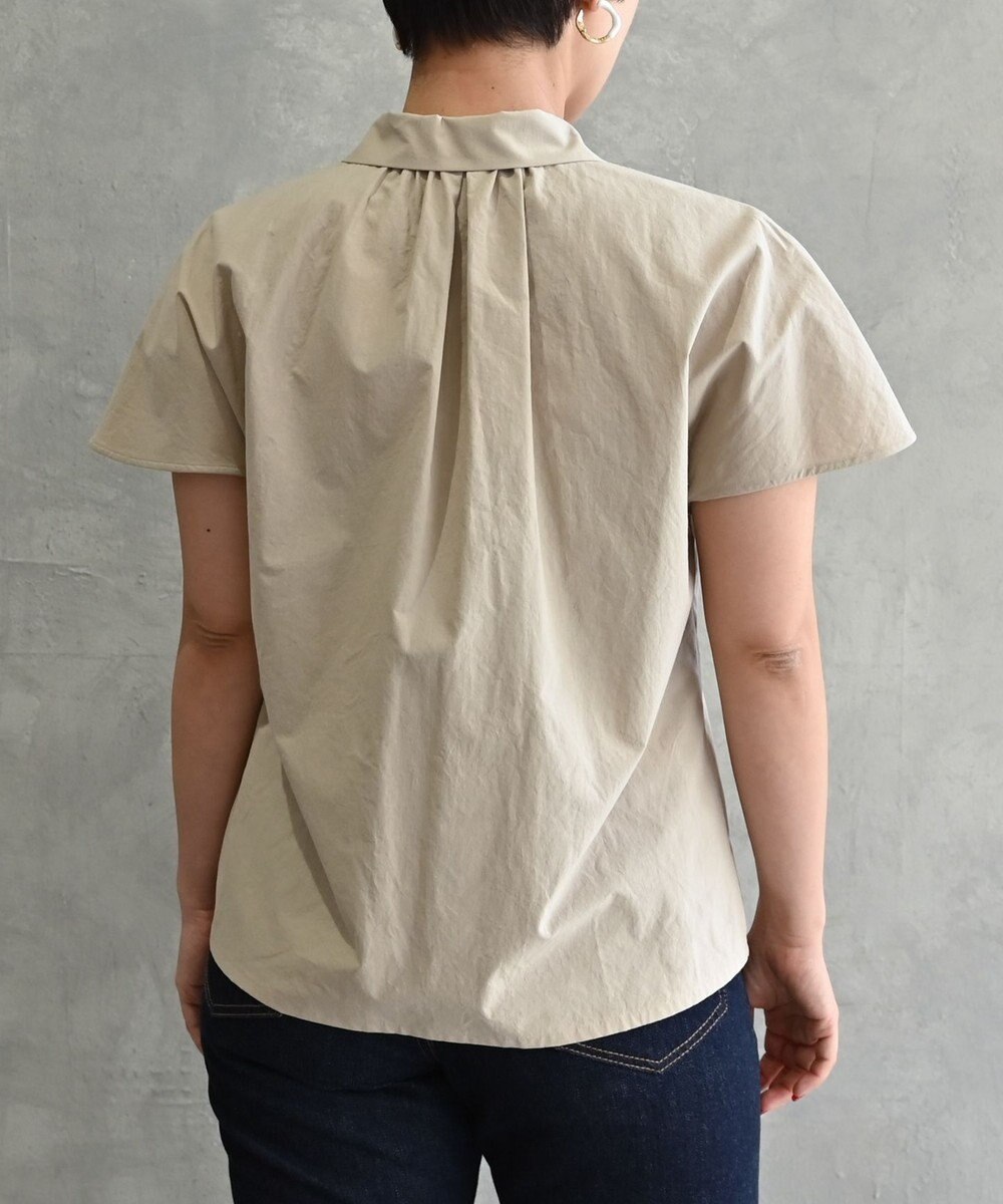 muuc 〈ドライタッチな上質コットン100%〉〈タイプライター生地〉後ろギャザー入り フレンチスリーブのブラウス 