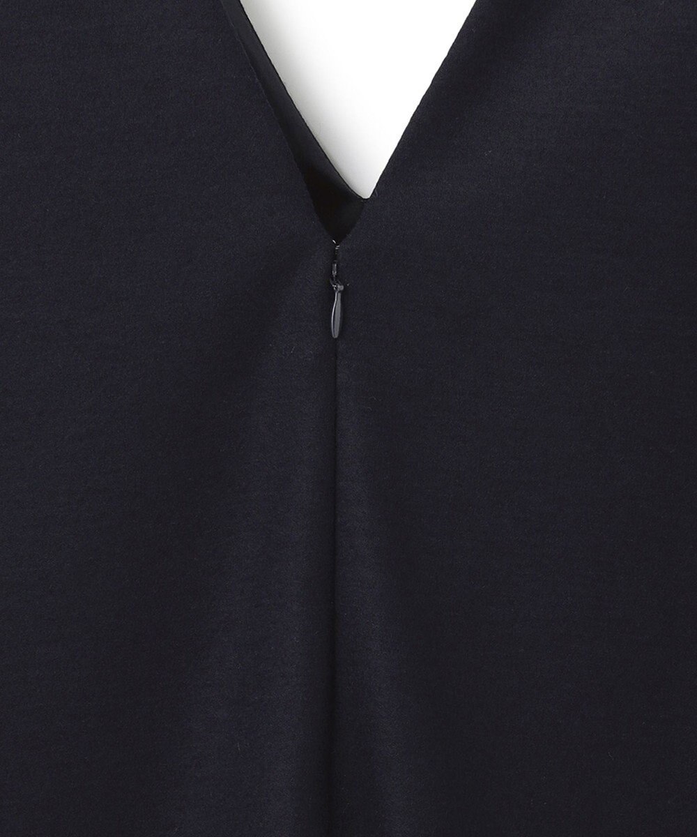 23区 【WEB限定カラーあり】ウール圧縮スムース Vネック ワンピース 