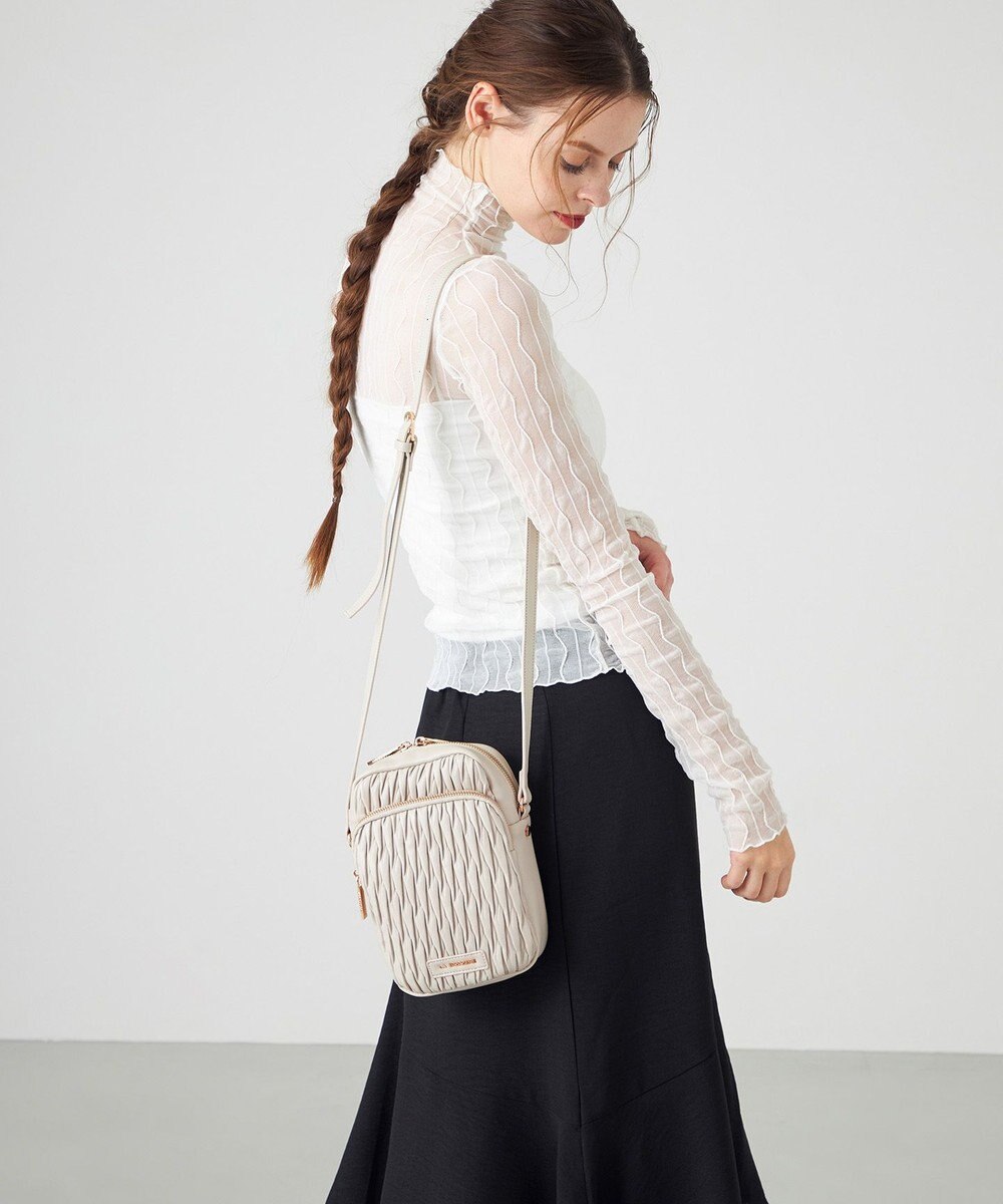 LA BAGAGERIE ランダムプリーツショルダーバッグ タテ 