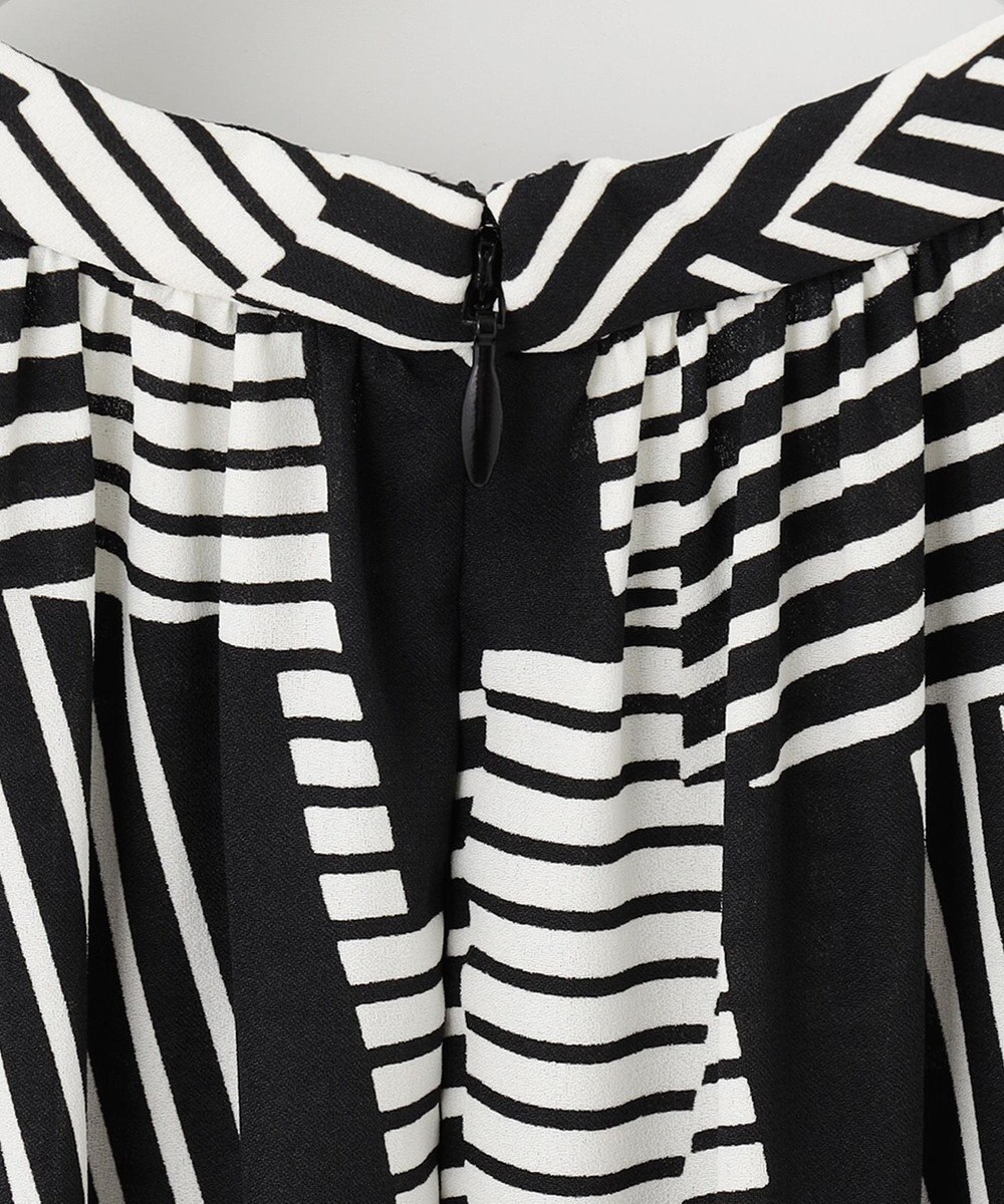 ICB 【WEB限定カラーあり】 Back Satin Amunzen ノースリーブブラウス 