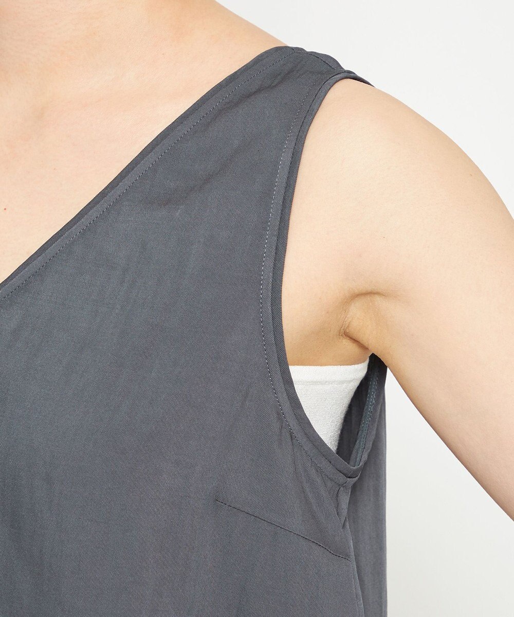 uncrave ドレープツイル Vネックトップス 