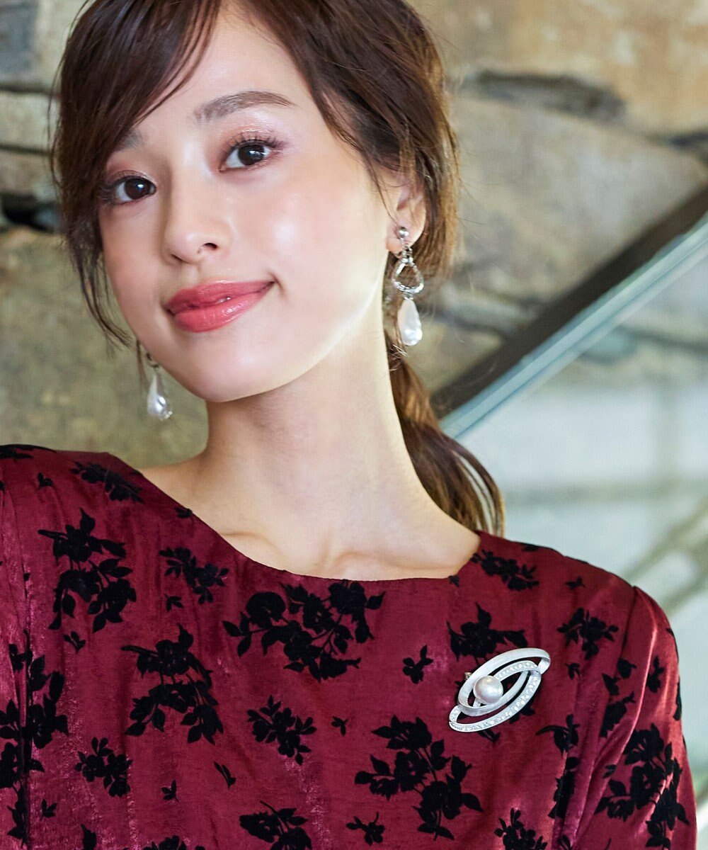 Tiaclasse パール＋ロングブローチ 