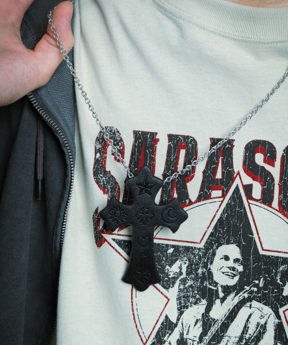 WEGO 【ユニセックス着用ITEM】MPUエンボスロゴクロスネックレス 