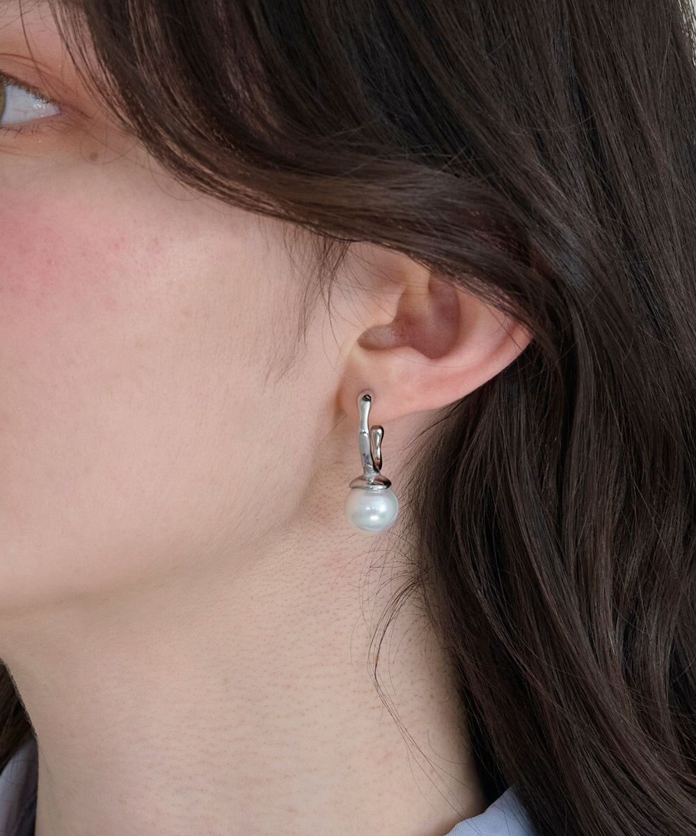 Phoebe ≪雑誌掲載≫〈金属アレルギー対応〉リップルパールフープピアス　シルバー/ステンレス/大ぶり/存在感◎/主役級 