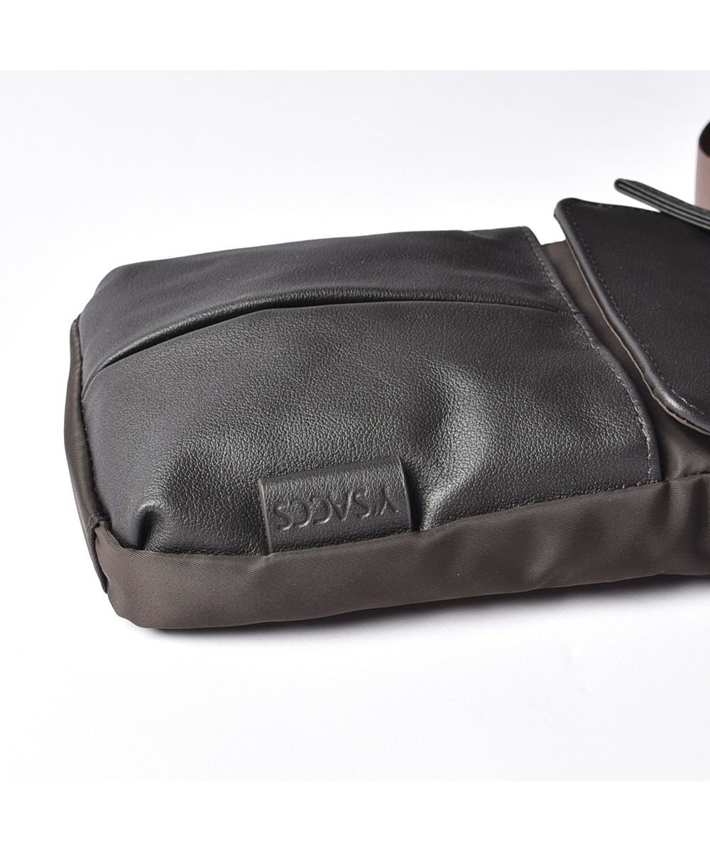 Y'SACCS ナイロン×牛革コンビシリーズ　縦型ポシェット 