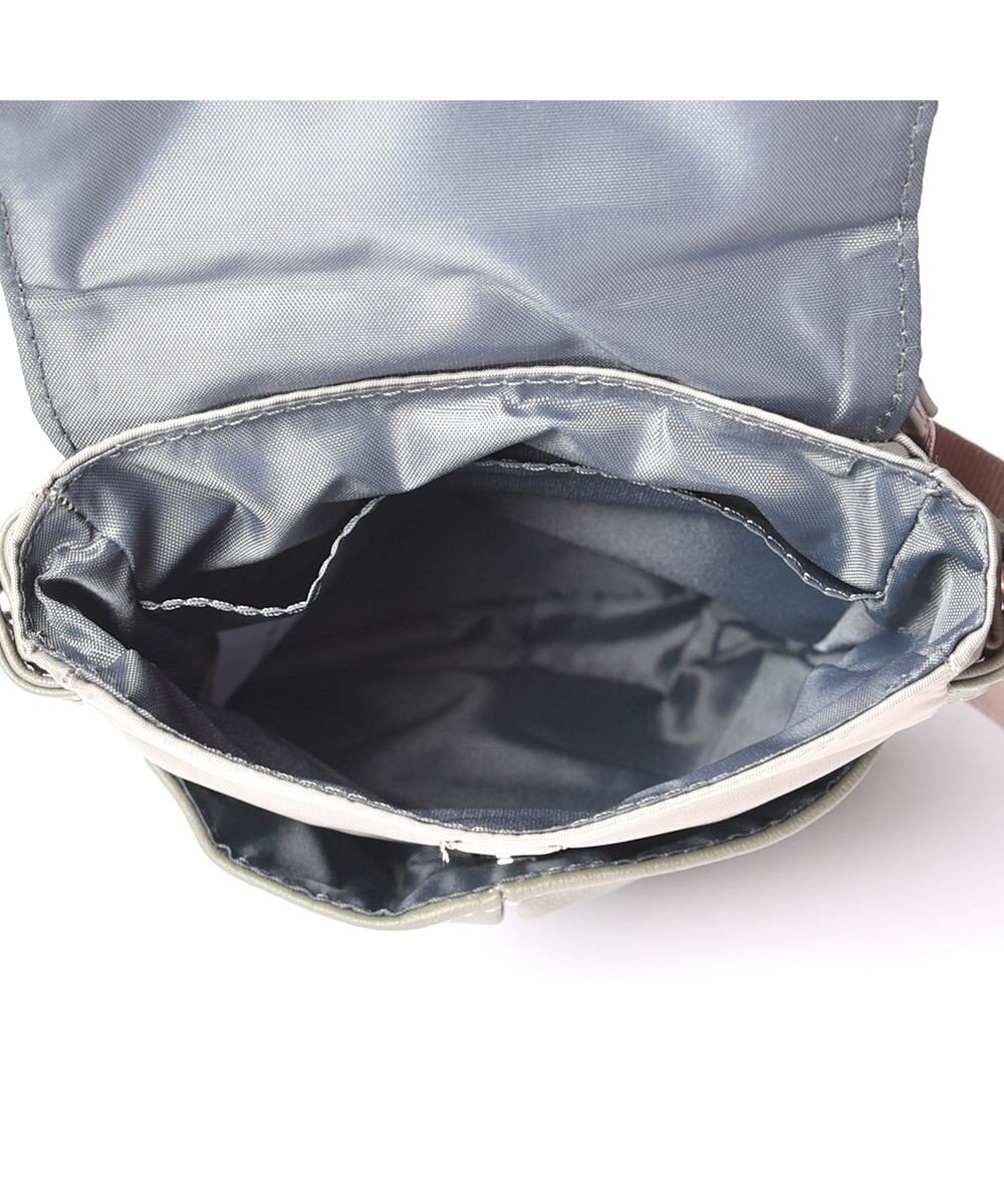 Y'SACCS ナイロン×牛革コンビシリーズ　縦型ポシェット 