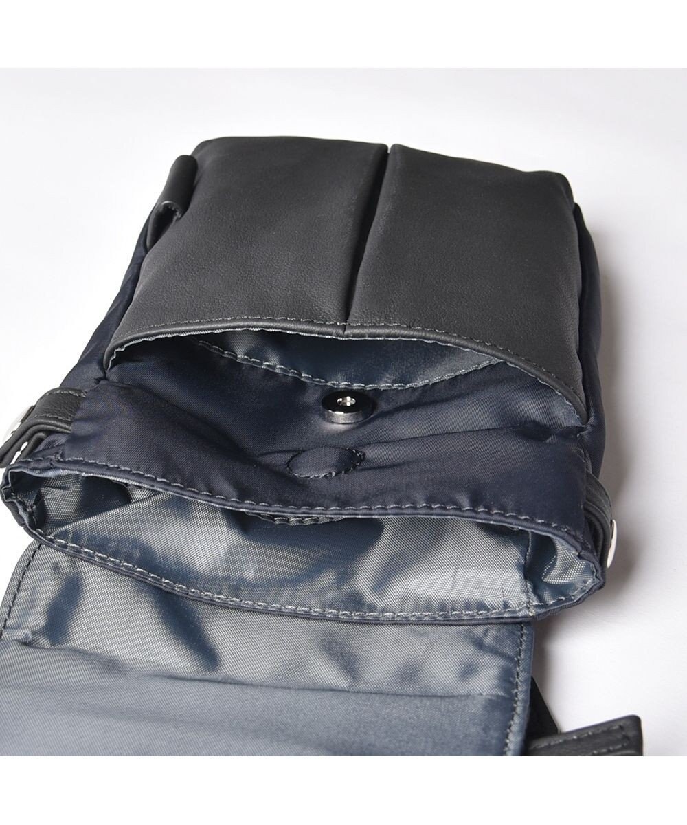 Y'SACCS ナイロン×牛革コンビシリーズ　縦型ポシェット 