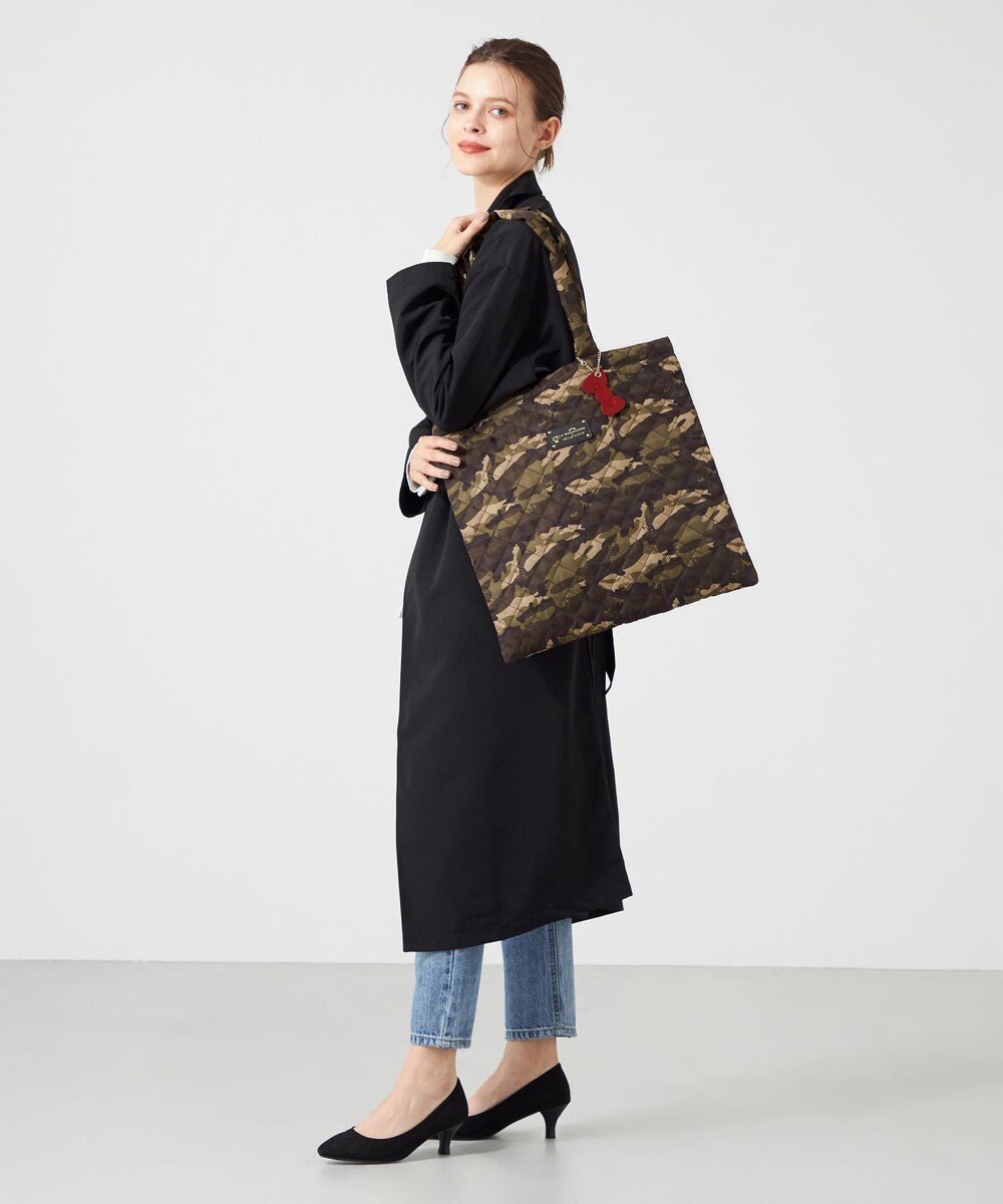 LA BAGAGERIE 【LA BAGAGERIE×HELLO KITTY】リボンチャーム付き　キルティングトート 