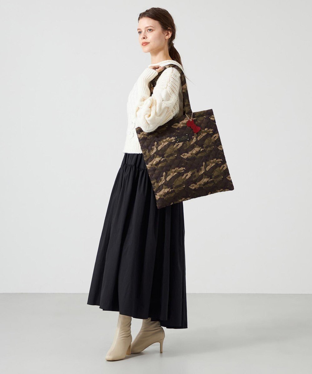 LA BAGAGERIE 【LA BAGAGERIE×HELLO KITTY】リボンチャーム付き　キルティングトート 