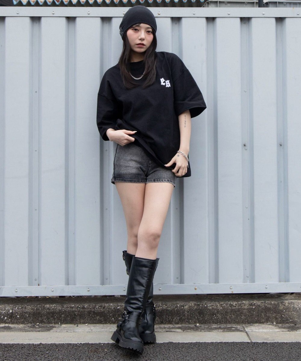 WEGO 【ユニセックス着用ITEM/MLサイズ展開】アクセ付きストレートライングラフィックT（SS） 