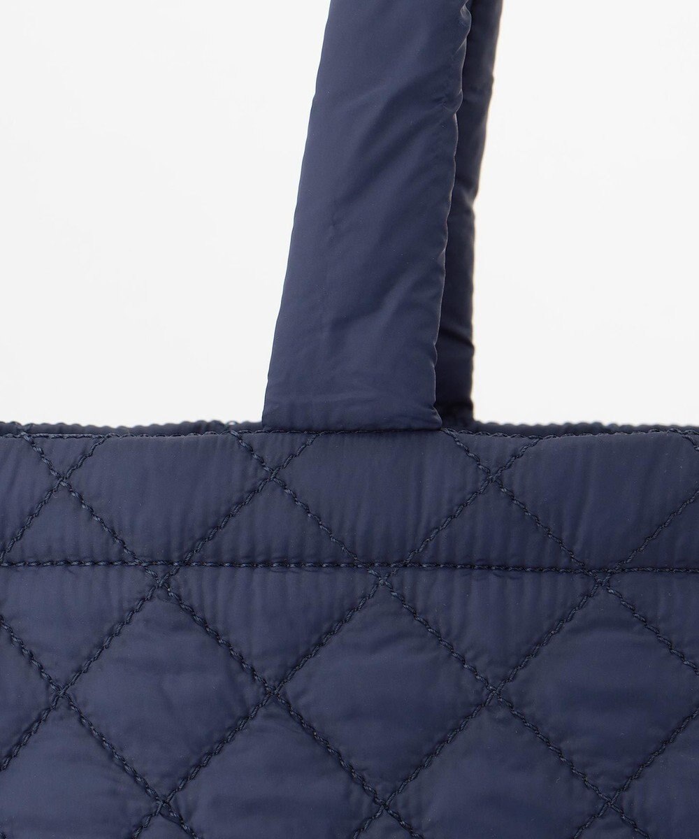 LA BAGAGERIE 【LA BAGAGERIE×HELLO KITTY】リボンチャーム付き　キルティングトート 