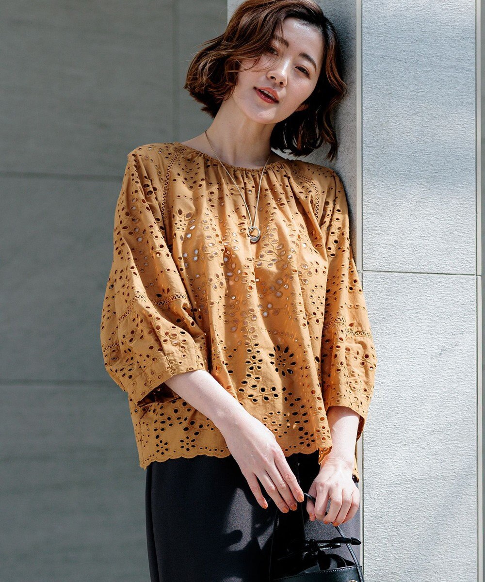 23区 【先行予約/見上愛さん着用】カットワークエンブロイダリー 2WAYブラウス 