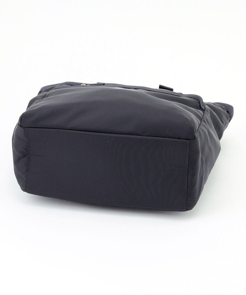 LA BAGAGERIE チャーム付き　ナイロンスクエアリュック 