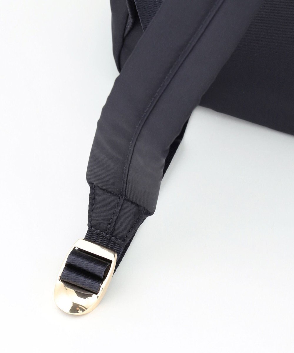 LA BAGAGERIE チャーム付き　ナイロンスクエアリュック 