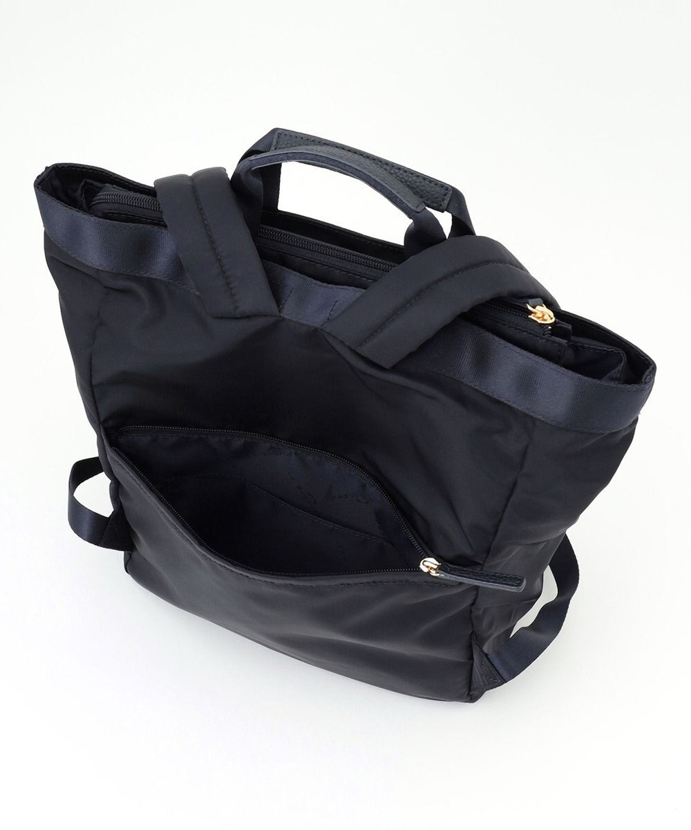 LA BAGAGERIE チャーム付き　ナイロンスクエアリュック 