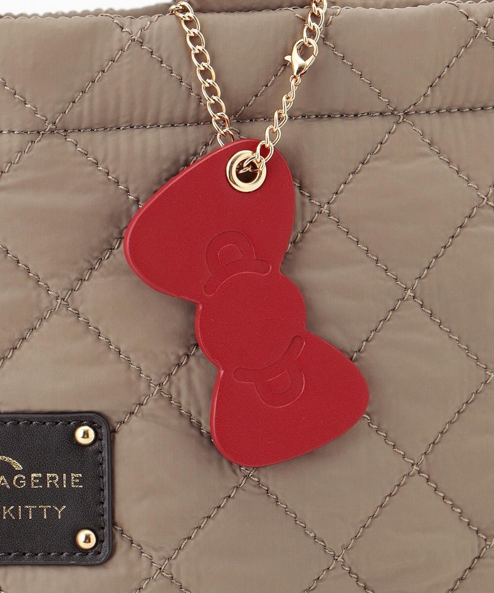LA BAGAGERIE 【LA BAGAGERIE×HELLO KITTY】リボンチャーム付き　キルティングトート 
