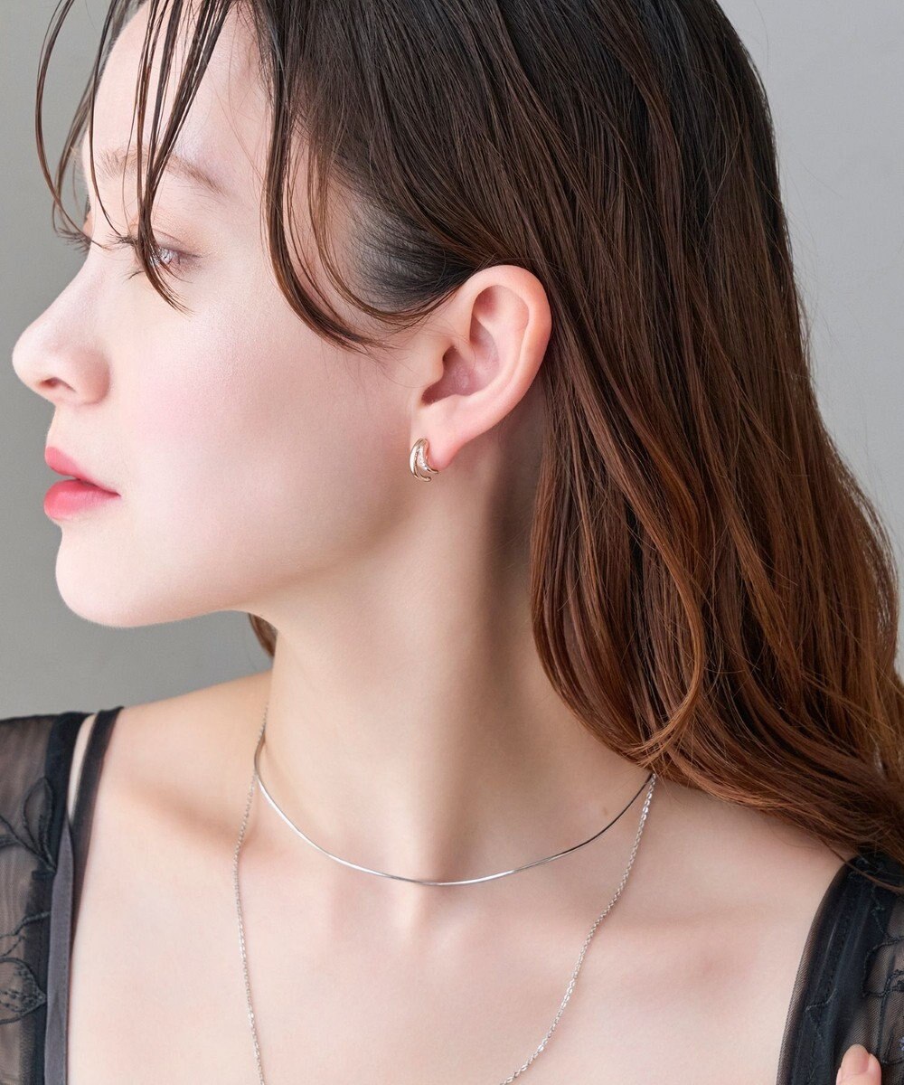 Phoebe 【金属アレルギー対応】【痛くないシリーズ】ストレートシャインクリスタルループフィットイヤリング　シャンパンゴールド 