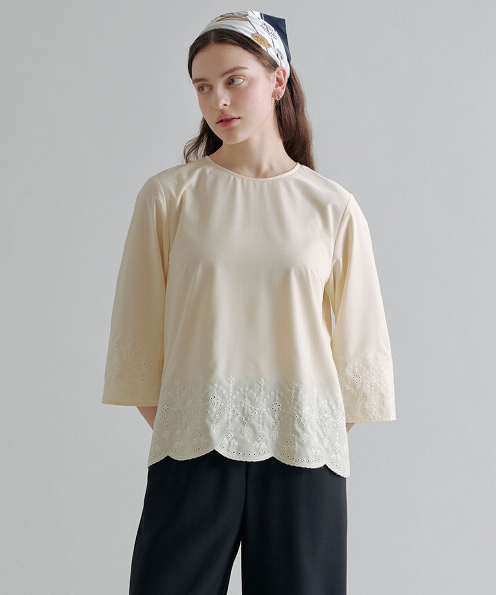 J.PRESS LADIES 【一枚で着映え】ストライプ×エンブロイダリー クルーネック ブラウス 