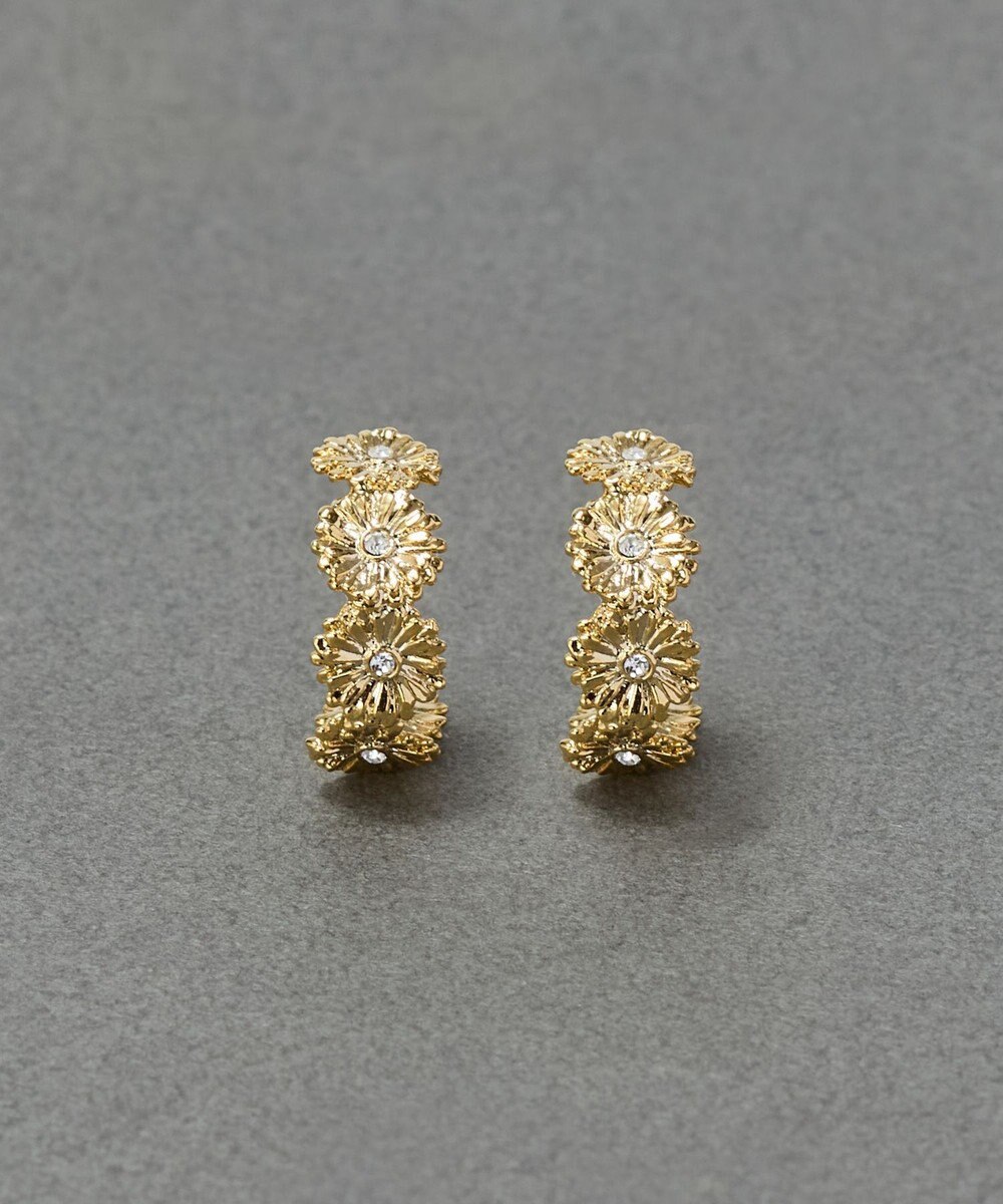 Phoebe 【痛くないシリーズ/金属アレルギー対応】マーガレットフラワーフープライトフィットイヤリング　ゴールド 