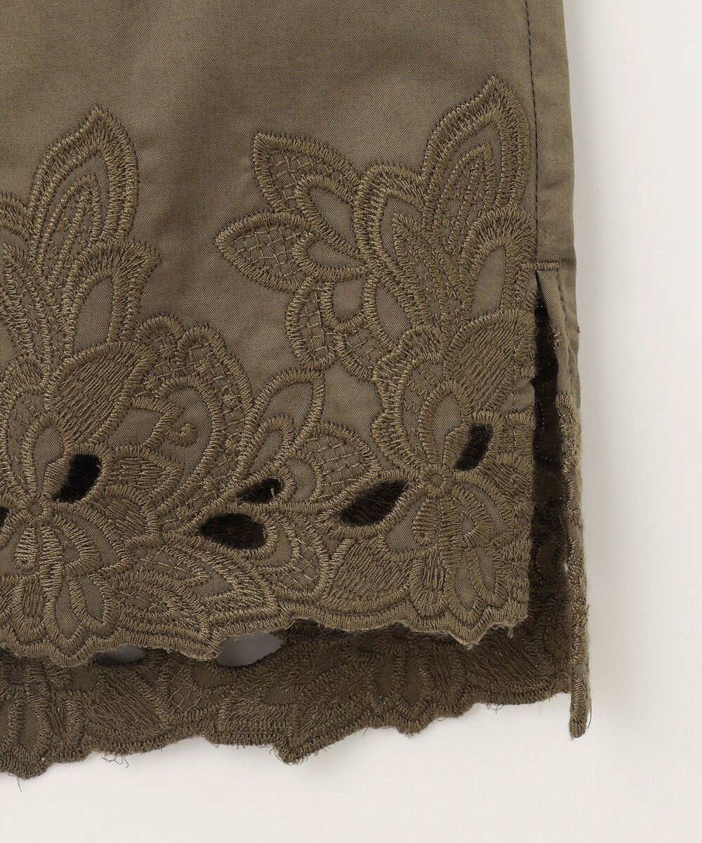 自由区 【洗える】裾刺繍エンブロイダリー ブラウス 