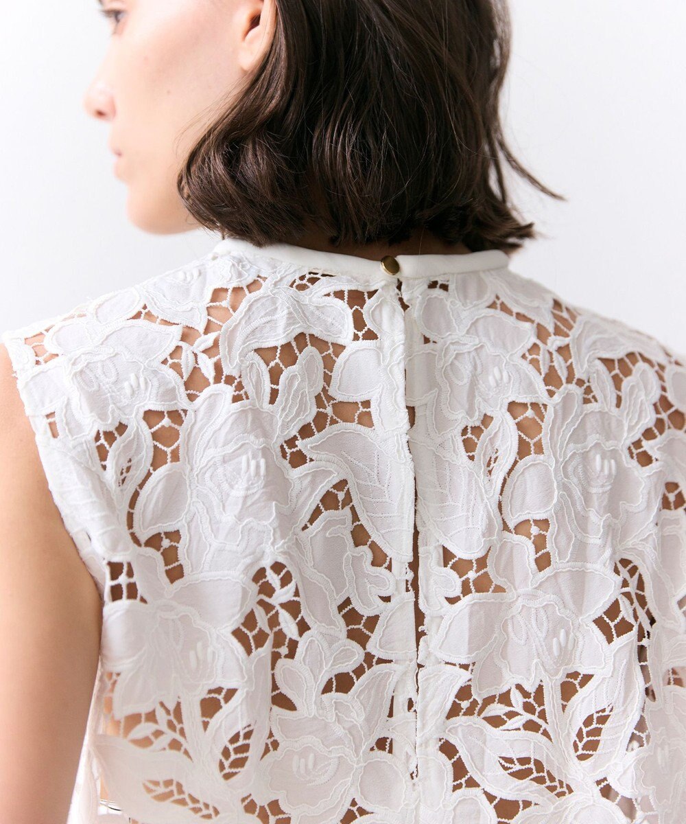 BEIGE， CITRINE / エンブロイダリーレースノースリーブブブラウス 