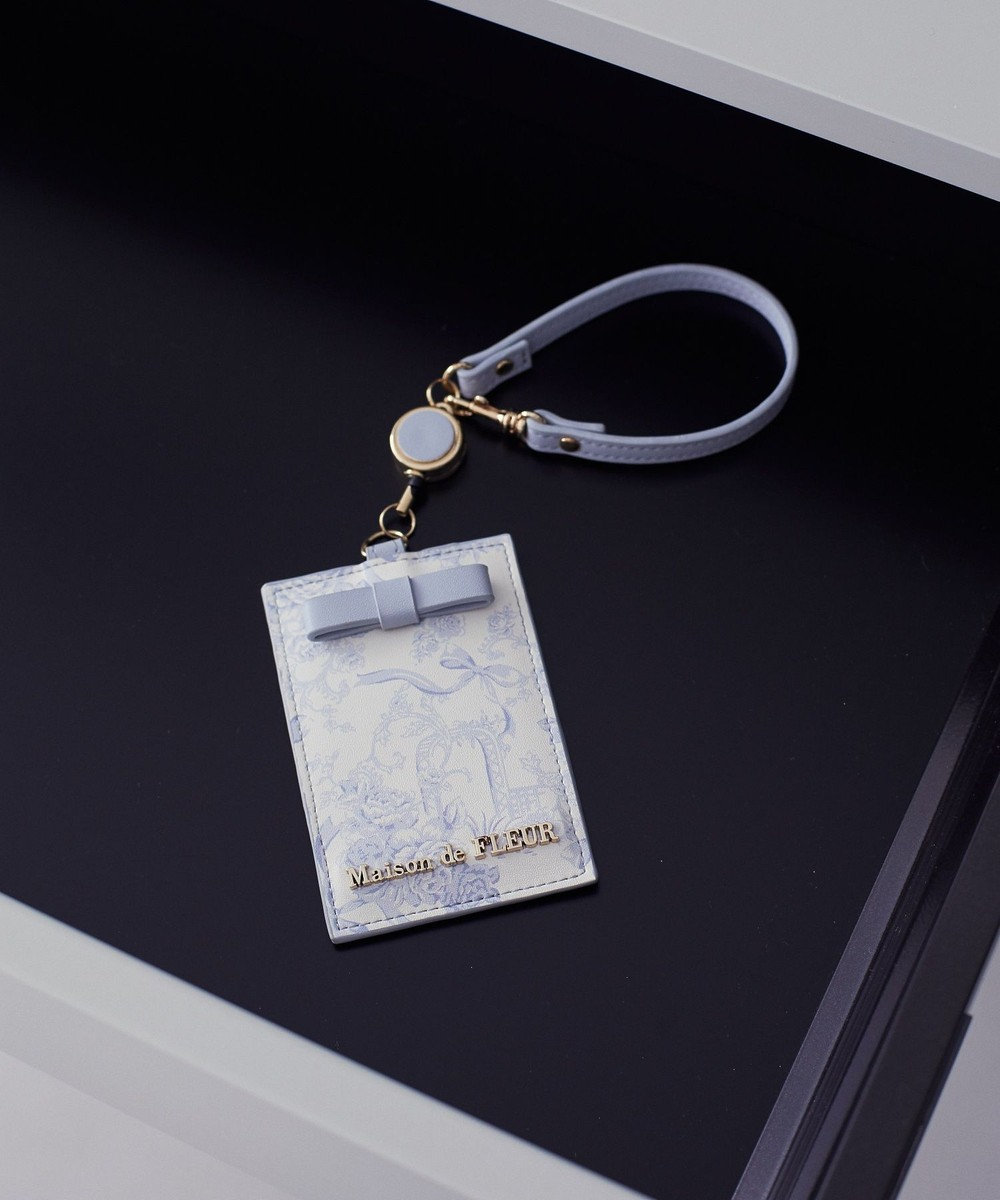 Maison de FLEUR リール付きフラワーガーデン柄パスケース 