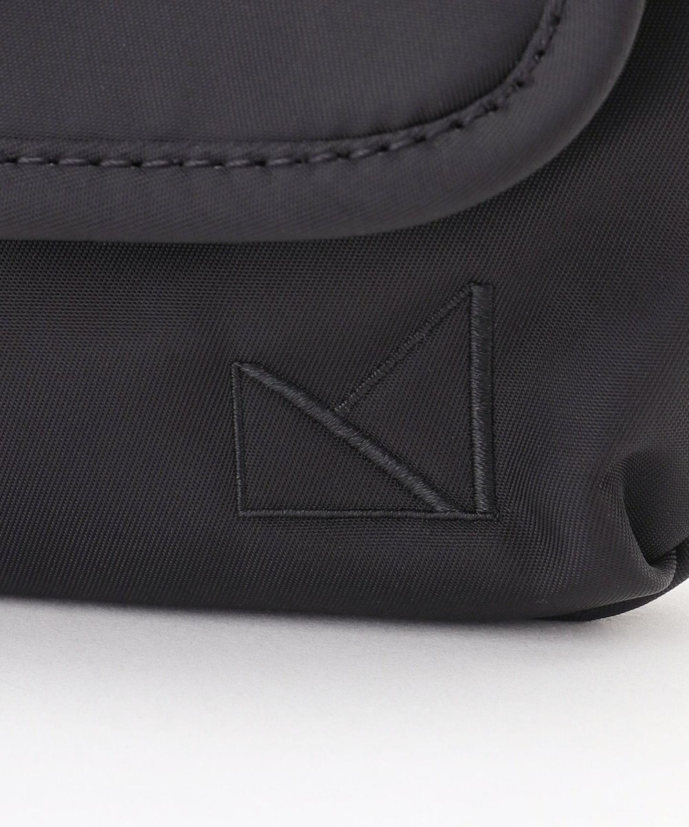 LA BAGAGERIE 【maison vert】 【撥水】撥水ナイロン多機能ポシェット 