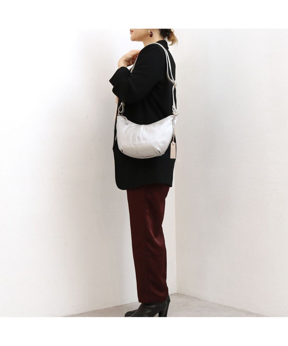 UNBILLION アトランタ ATLANTA / やぎ革軽量ハーフムーンショルダー 